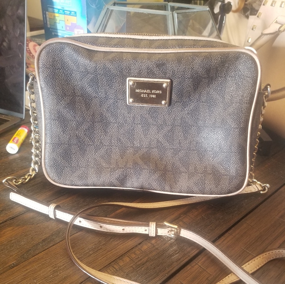 Micheal Kors crossbody